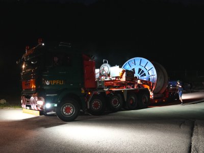 Schwertransporter mit Tragseil