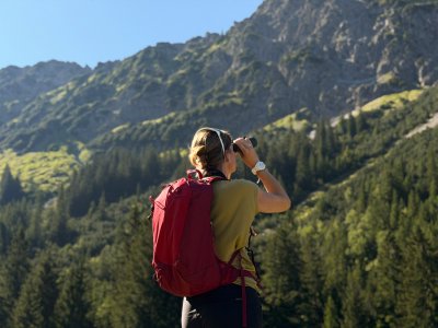 Blick durch das Fernglas
