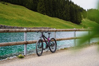 mit Mountainbike am Heuberg