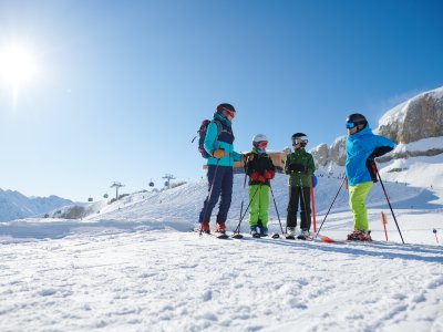 Kurze Lagebesprechung, bevor die Abfahrt beginnt