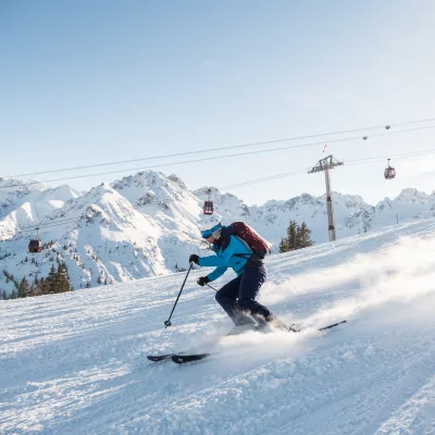 Skifahren mit der Sonne