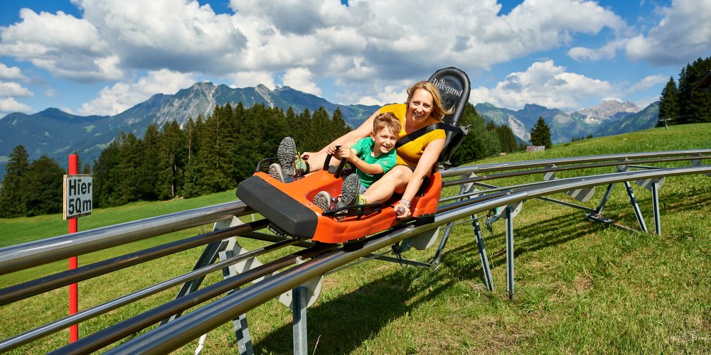 Mit Mama in die Steilkurve