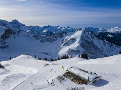 Gemütliche Einkehr mit Ausblick