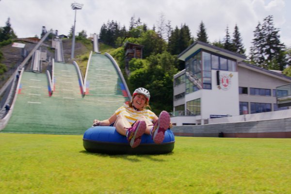 Tubing im Sommer von den Kleinschanzen