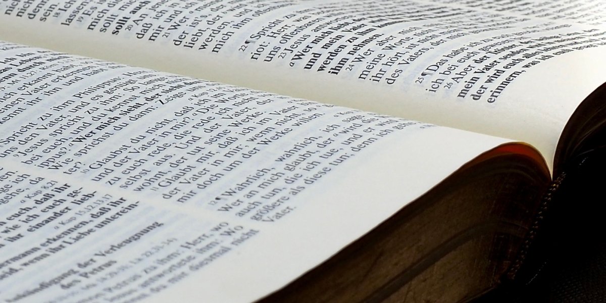 Bibel by Gabi Fleischmann, in: pfarrbriefservice.de