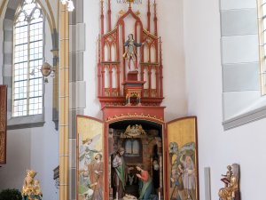 Seitenaltar mit Krippendarstellung
