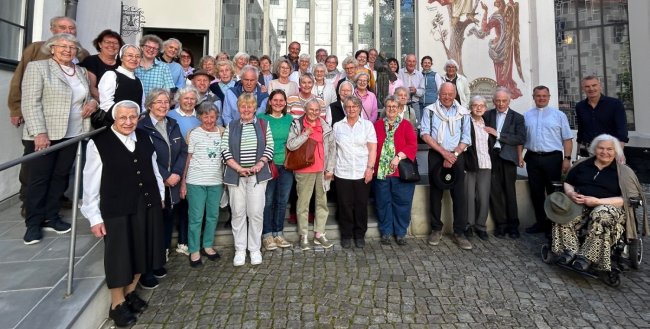 PG Oberstdorf - Gruppenbild Cresentiakloster - 30052025-1