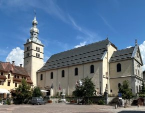 Megeve - Pfarrkirche Johannes der Täufer Außenansicht