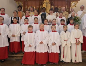 2025-09-21 Oberstdorf St Johannes Baptist - Verabschiedung Pater Raja Begruessung Pater Xaver Sr Lucita 60 jaehrige Profess