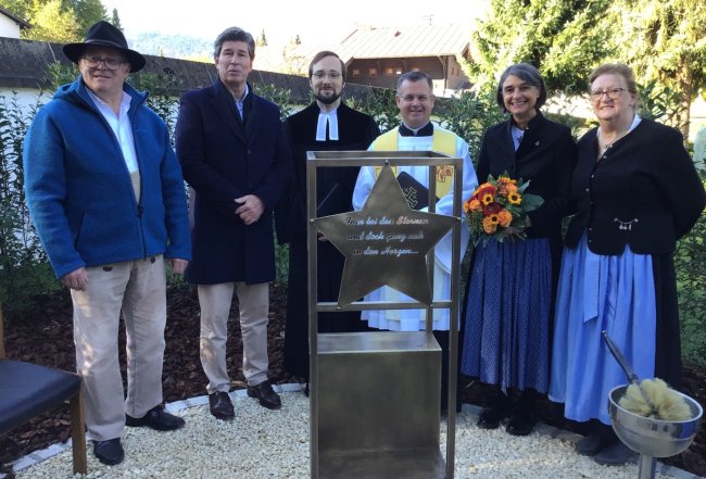 Die Initiatorinnen mit Pfarrern Steinmetz und Bürgermeister