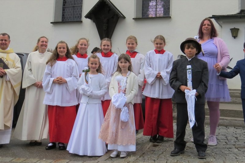 Erstkommunion Schöllang 1904026 Gruppenbild Rybniker