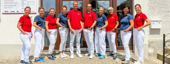 Team aussen beschnitten Kopie