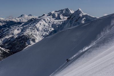 Phantom Heli-Skiing