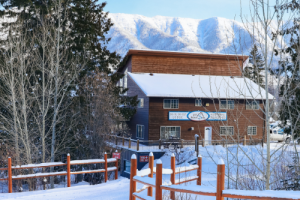 Ski-in-to-Fernie-Slopeside-Lodge