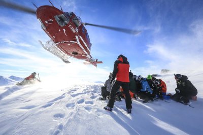 Heli-Skiing Tyax Heli-Skiing Heli-Skiing Tyax Heli-Skiing