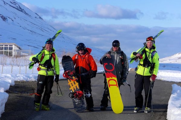 Gruppe am Heliport