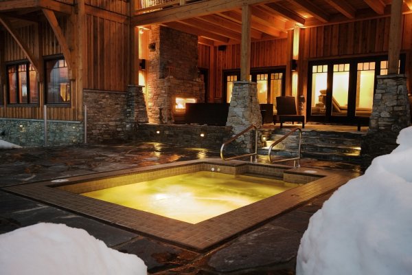 Bighorn Lodge Hot Tub
