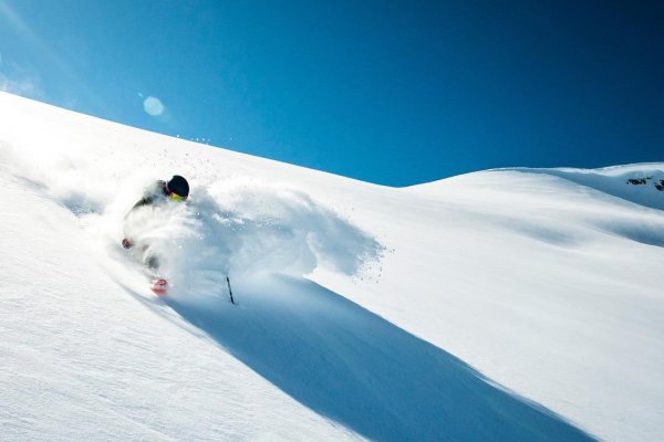 CMH Heli-Skiing