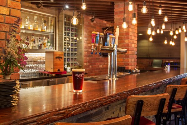 Bar in der Kootenay Lodge