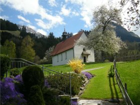 Kapelle im Frühling