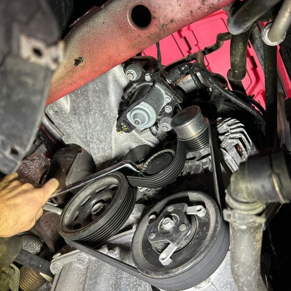 Haupt- und Abgasuntersuchung