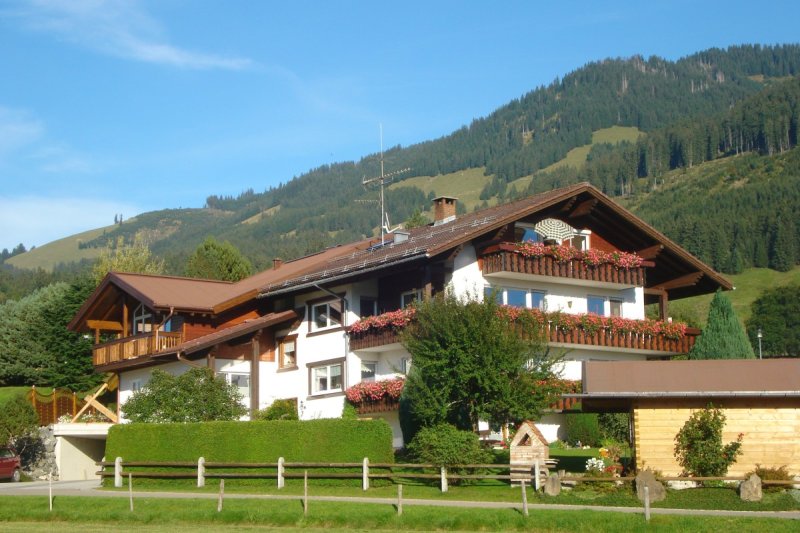 unsere Hausansicht von Südwesten