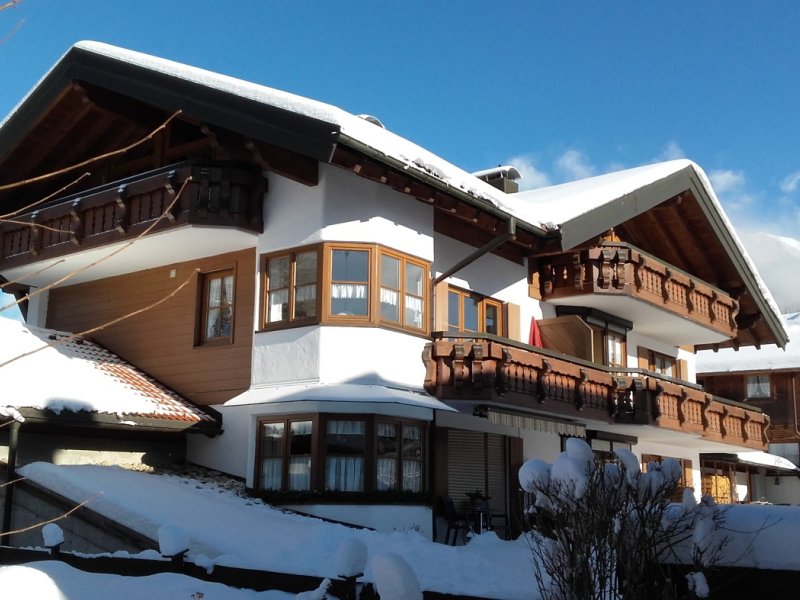 Whg im 1. Stock mit Erker