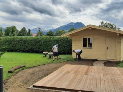 Neuer Rollrasen wurde noch verlegt