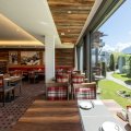 Frühstücksraum mit Blick in den Garten