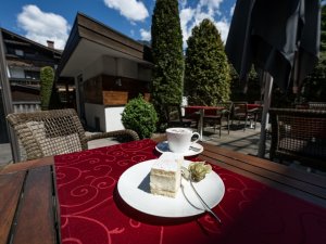 Kaffee und Kuchen auf unserer Terrasse