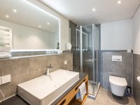 Neues Badezimmer im Doppelzimmer Alpin Komfort