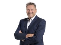 Christian 1600x941 Px