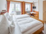 Gästezimmer mit Westbalkon