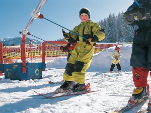Skifahren lernen schon im jungen Alter im Allgäu, optimale Bedingungen bei Balderschwang