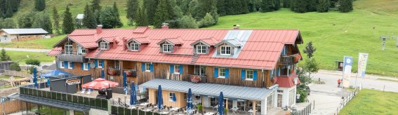 Hausansicht im Sommer