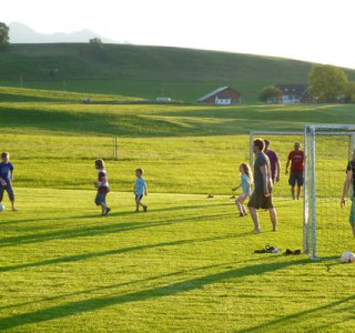 Fußball spielen