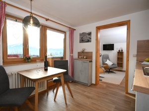 Beim Seffar Koch- und Essbereich