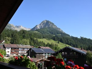 Beim Seffar Blick vom Balkon Richtung Rubihorn