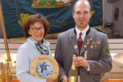 Dorfkönigin 2022 Hildegart Bickel1