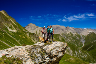 Frauen beim Wandern.