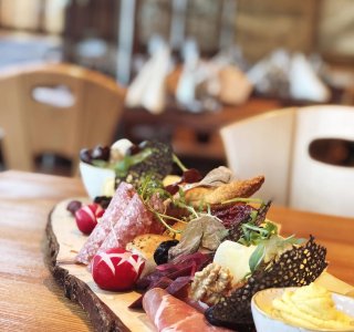 Zünftige Jause im Hotel in Zermatt am Matterhorn