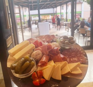 Zünftige Jause in Slowenien