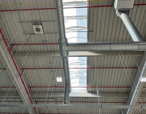Lichtband Sanierung – Amazon Leipzig