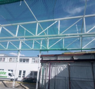 Zülz Sicherheitsnetze Montage Auffangnetze Personenauffangnetze Dachrandsicherung Randsicherung Seitenschutz Vogelschutz Sanier