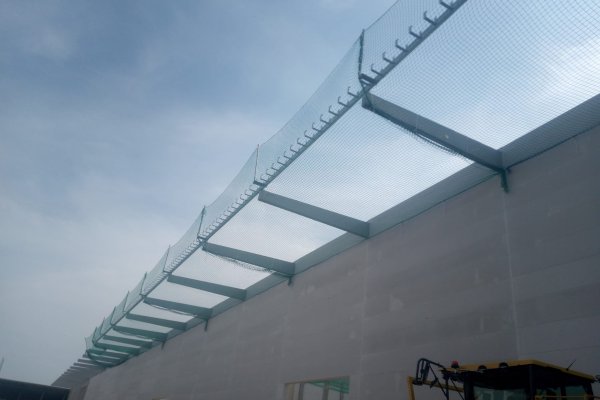 Zülz Sicherheitsnetze Montage Auffangnetze Personenauffangnetze Dachrandsicherung Randsicherung Seitenschutz Sanierung-startsei
