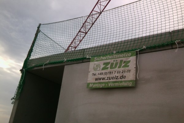 Zülz Sicherheitsnetze Montage Auffangnetze Personenauffangnetze Dachrandsicherung Randsicherung Seitenschutz Vogelschutz Sanieru