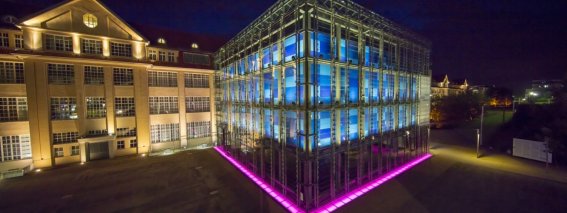 ZKM I Zentrum für Kunst und Medien Karlsruhe bei Nacht © KTG Karlsruhe Tourismus GmbH, Foto Joachim Mende (9)