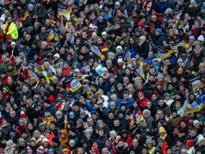 Fans beim Skiflug Weltcup