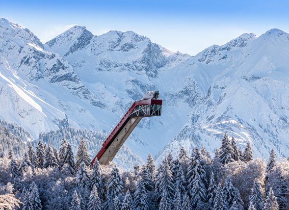 Vereister Schanzenturm