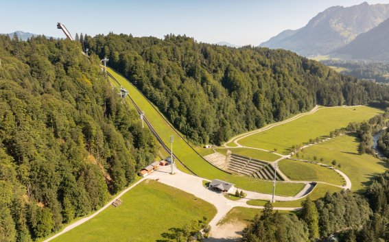 Die Skiflugschanze im Sommer